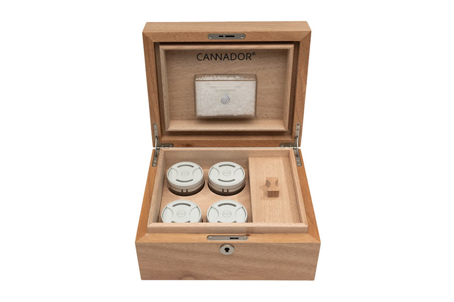 4-strain with nook cannador weed storage box